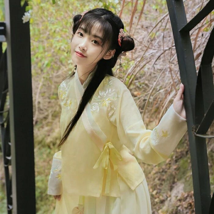 雨縑縑意漢服，清新刺繡襦裙?jié)h服圖片