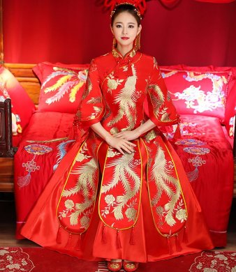 中式傳統(tǒng)新娘禮服，金絲刺繡中式禮服