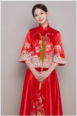 簡(jiǎn)約時(shí)尚中式秀禾新娘禮服，精致唯美中式禮服