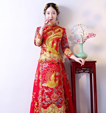 中國風(fēng)龍鳳褂中式禮服，奢華鳳凰刺繡新娘禮服