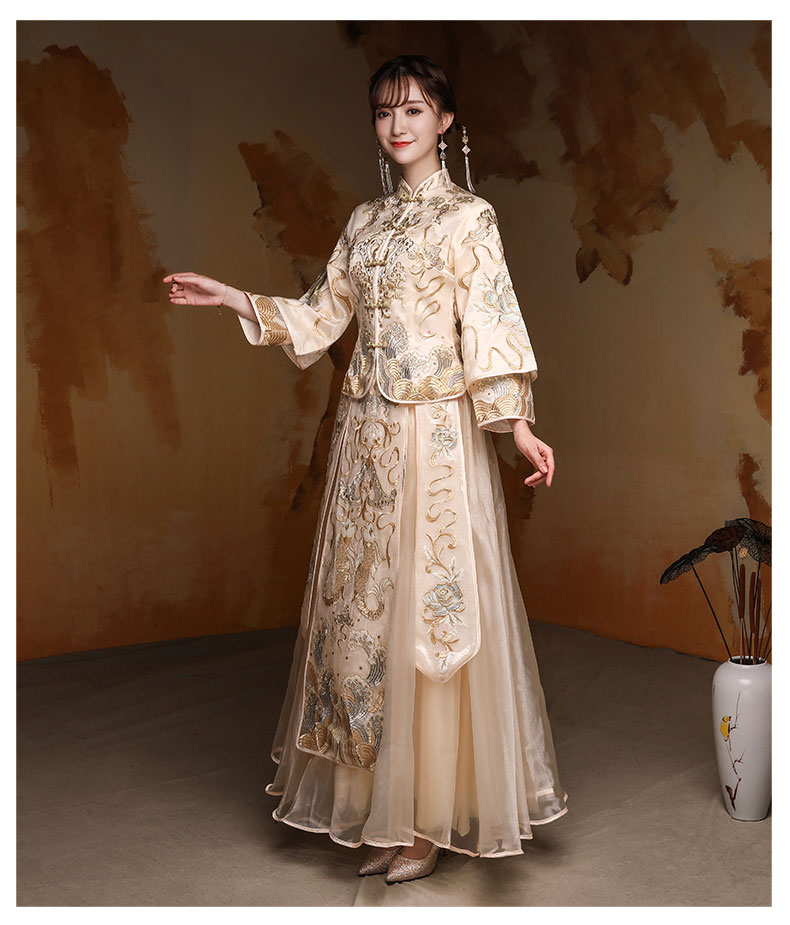 淡黃色中國風(fēng)中式禮服，新娘結(jié)婚禮服