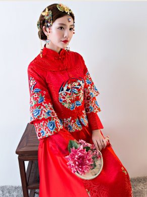 古色古香中式禮服，中國風(fēng)新娘結(jié)婚禮服