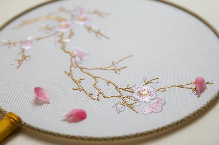 清新桃花刺繡團扇，粉色韻味繡花宮扇工藝扇子