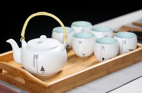 樸實(shí)無華，簡(jiǎn)約厚重青釉陶瓷茶具