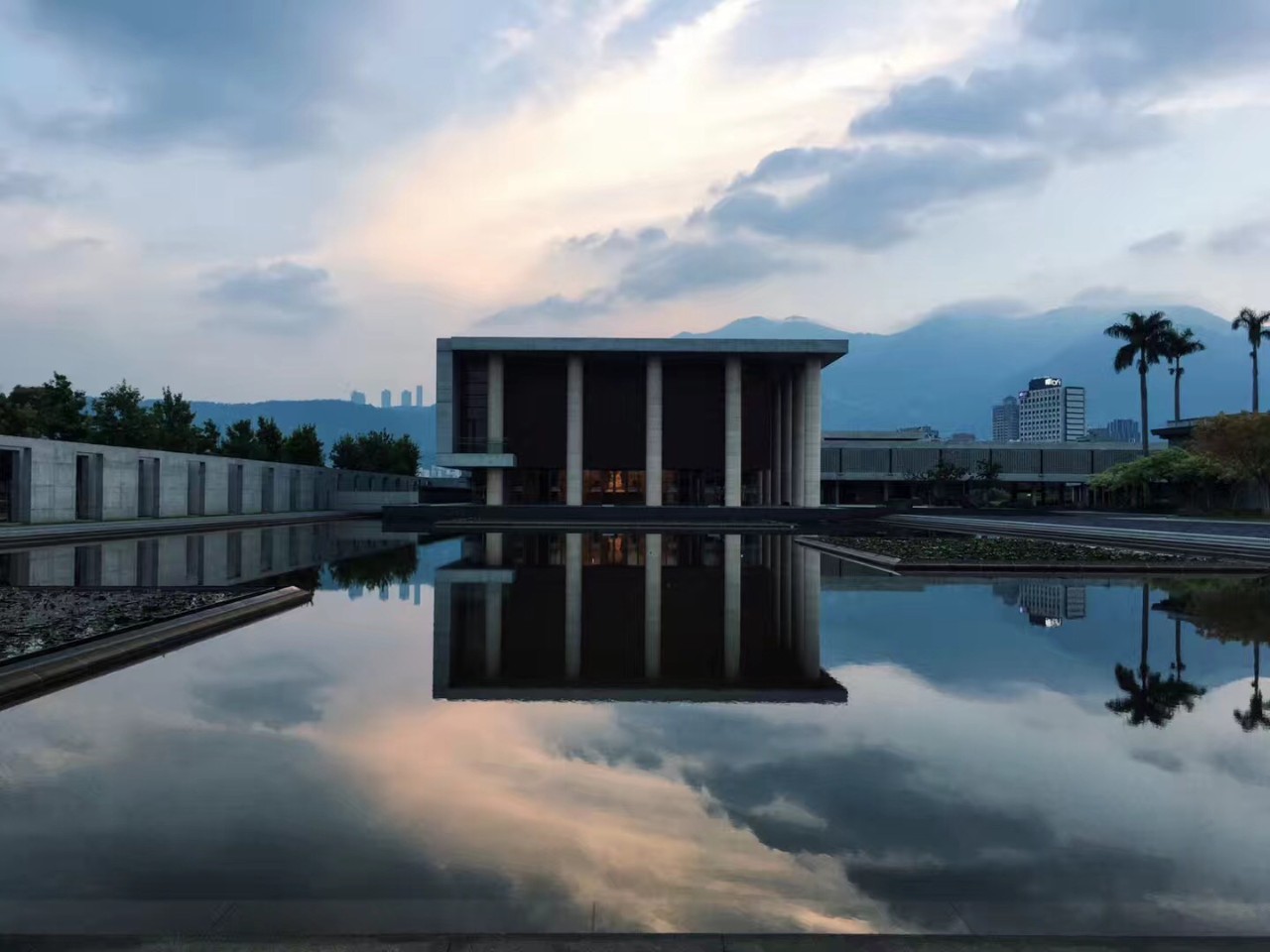 28000m2神秘寺廟-水月道場，吸引百萬人朝拜