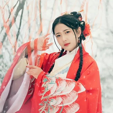 冷艷紅衣白雪女生頭像，唯美古風(fēng)真人頭像