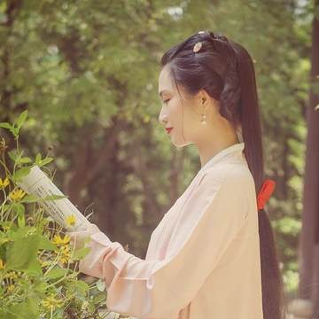 文藝清新帶團(tuán)扇女生頭像，唯美古風(fēng)真人頭像