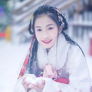 雪中團花帶傘女子頭像，唯美古真人頭像